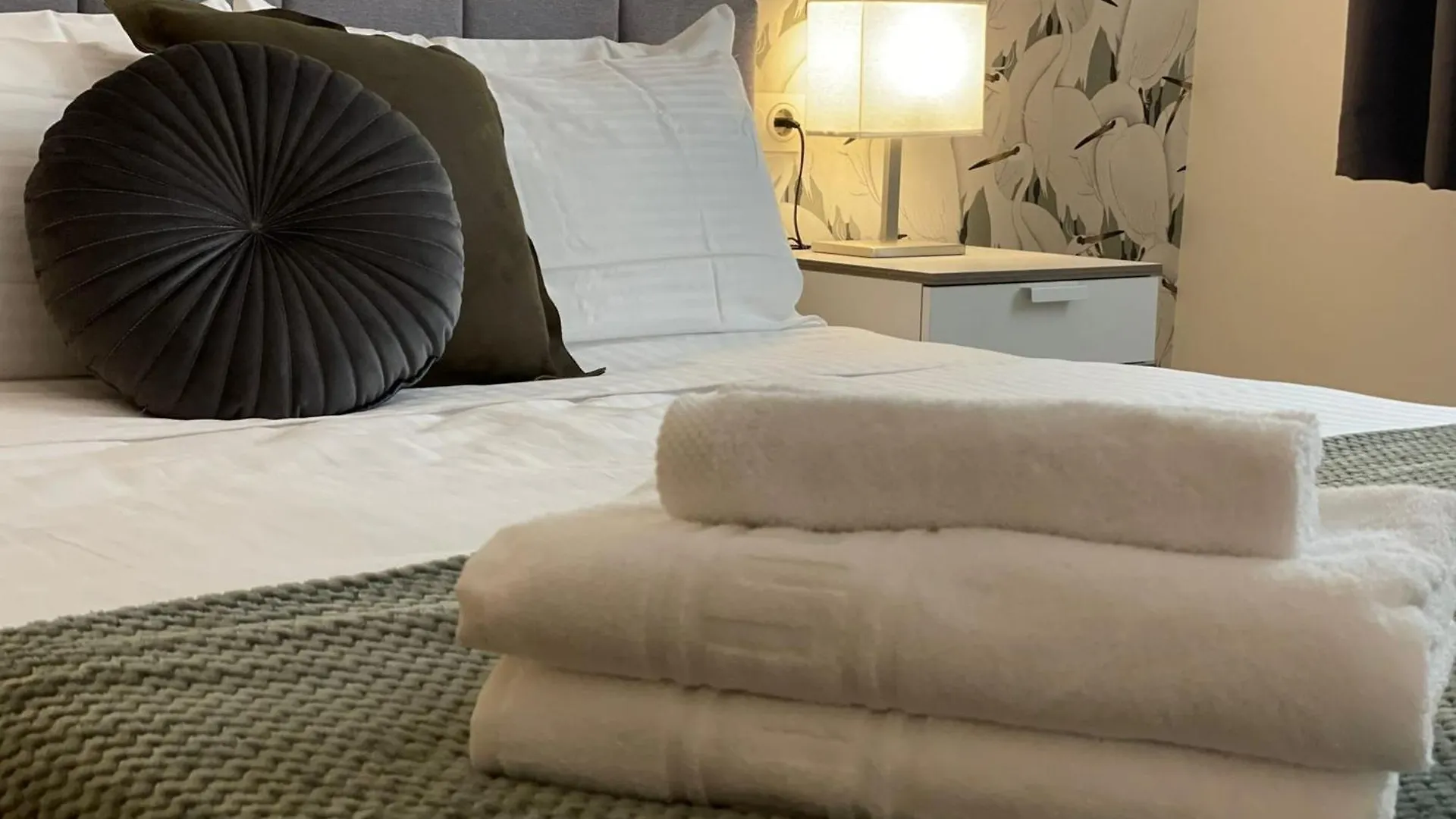 Charming 1 Bedroom Suite In Malaga-Hosted By Sweetstay