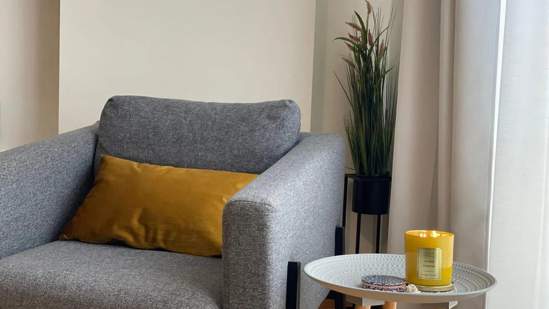 Charming 1 Bedroom Suite In Malaga-Hosted By Sweetstay 0*,  Espanha
